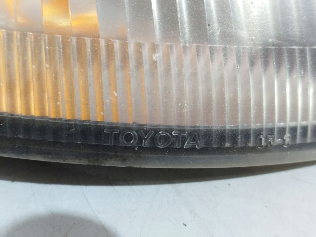 Toyota Carina E kierunkowskaz prawy Product image