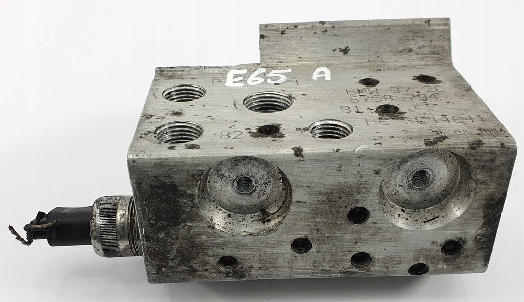 FAHRWERKPUMPEN-GRUNDPLATTE BMW 7 E65 6758704 Product image