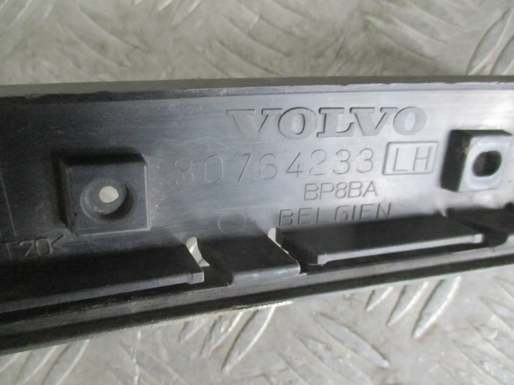 STOßSTANGENSCHUTZ LINKS HINTEN 30764233 VOLVO V50 I 1.6 D 04-12 COMBI Product image