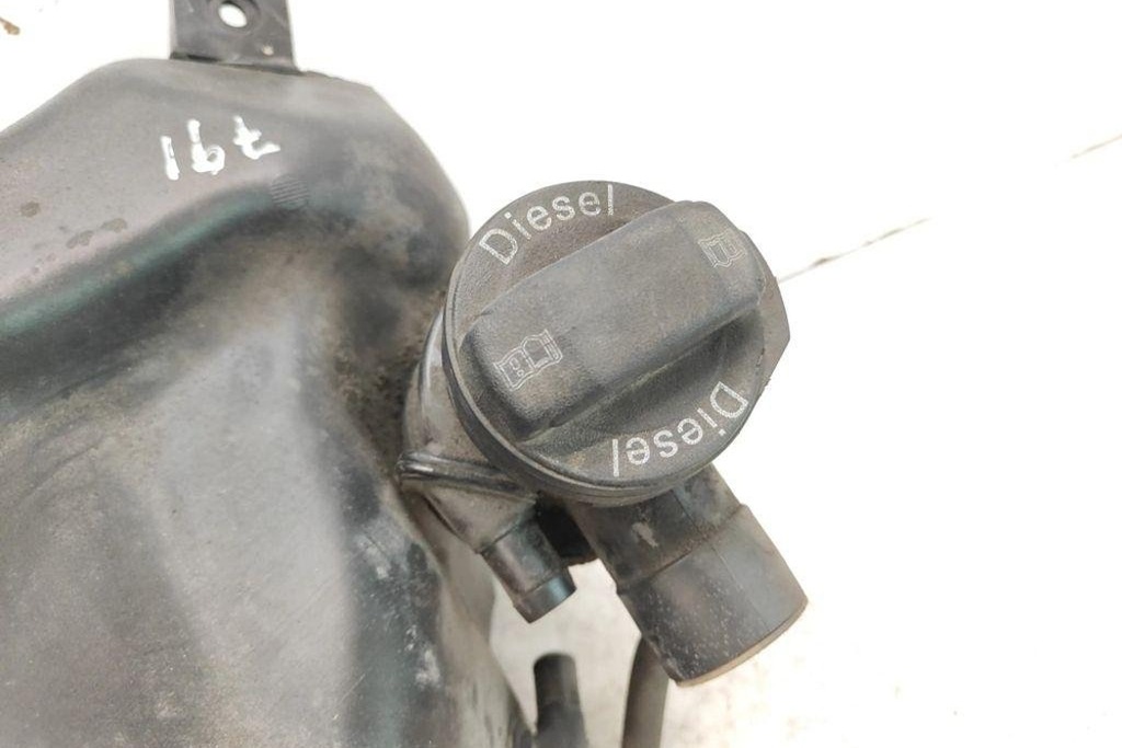 Audi A8 D2 Kraftstofftank (4D2, 4D8) 4D0201301 3.3L Diesel 2002 Product image