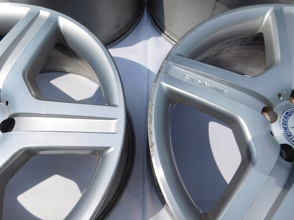 Mercedes W221 AMG Felgen A2214012602 A2214012702 Product image