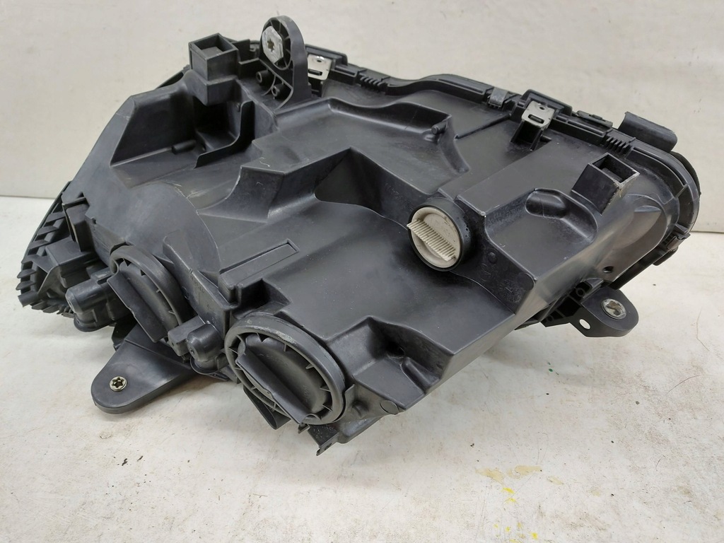 Mercedes-Benz C Klasse 205 H7 W205 H7 Frontlampe vordere Scheinwerfer Product image