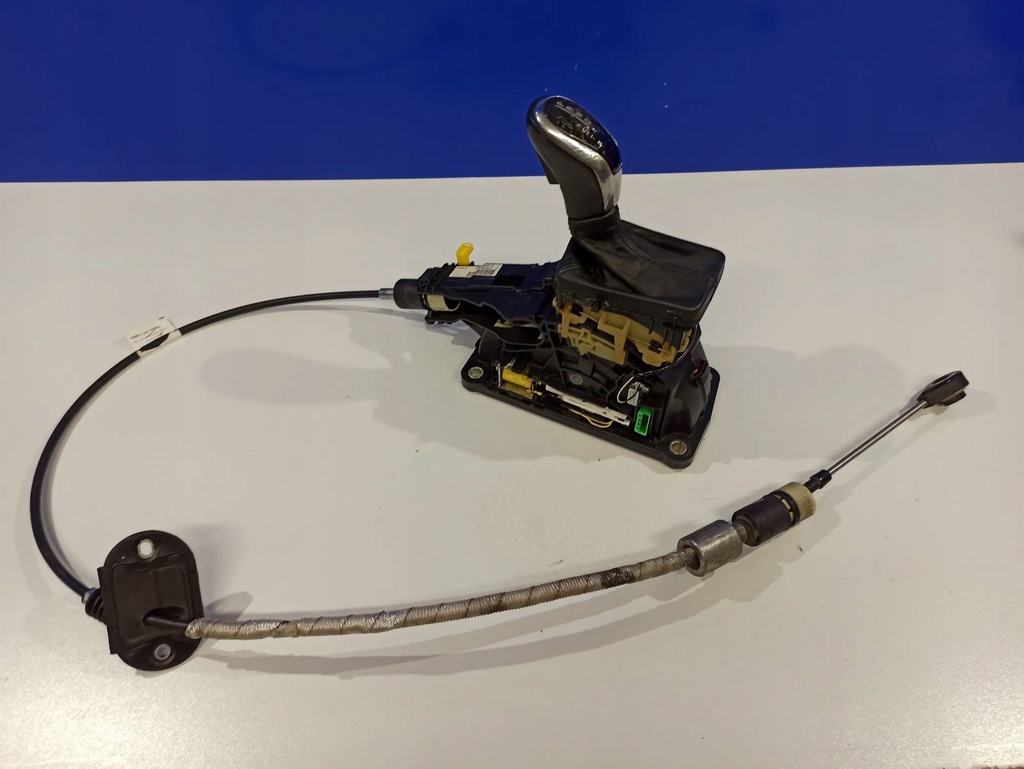 Volvo S60 2015 Wagenheber und Schalthebel Product image