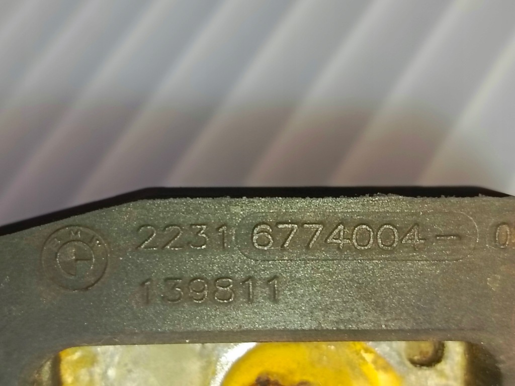 BMW E60 E61 Getriebelagerkissen 6774004 OE Product image