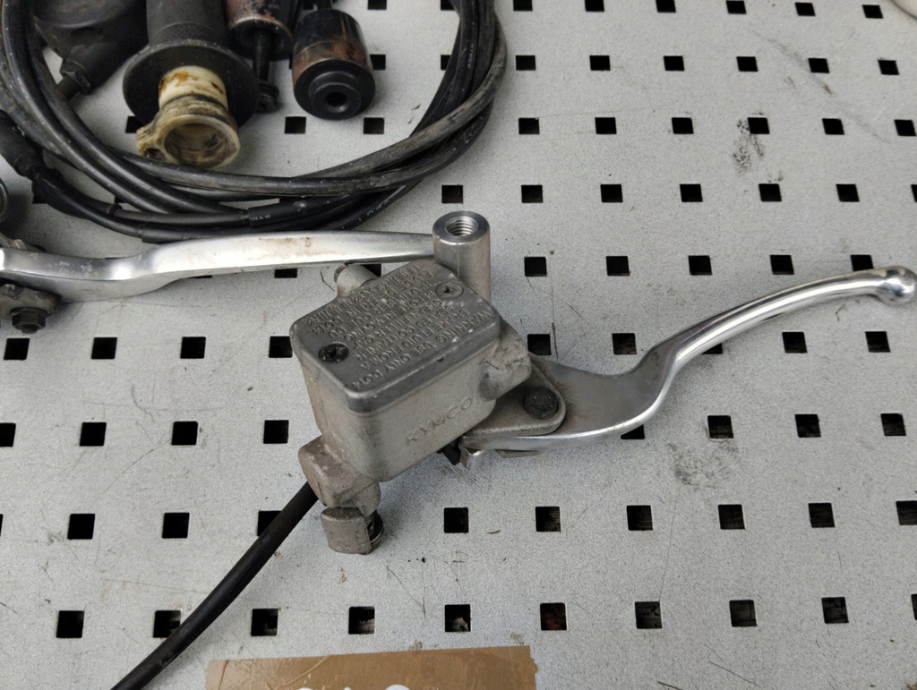 KYMCO GTI 300 und BREMSPUMPENKABEL Product image