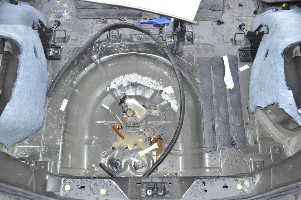 FORD FIESTA MK8 GESAMTER HINTERER ASS HINTERER GÜRTELKOTFLÜGEL LINKS RECHTS BESCHREIBUNG LESEN Product image
