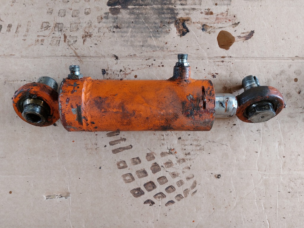 HYDRAULIKZYLINDER FÜR GABELSTAPLER SUCHEDNIÓW Product image