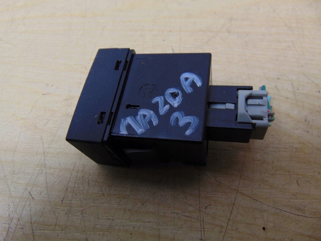 SITZHEIZUNGSSCHALTER MAZDA 3 BL BBM366420 Product image
