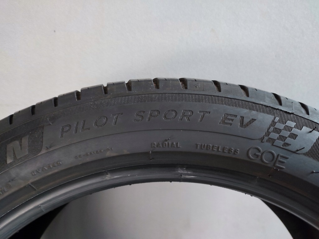 1X MICHELIN PILOT SPORT EV SOMMERREIFEN 255/45/20 Product image