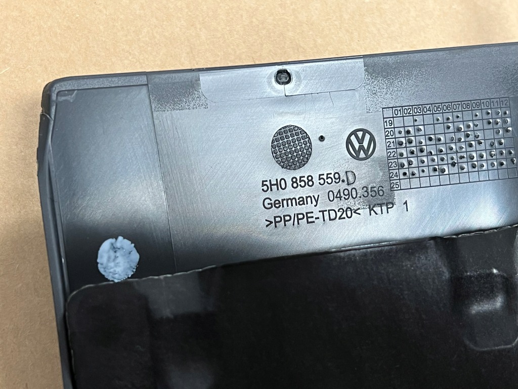 VW Golf 8 VIII Lenksäulenabdeckung 5H0858559d Product image
