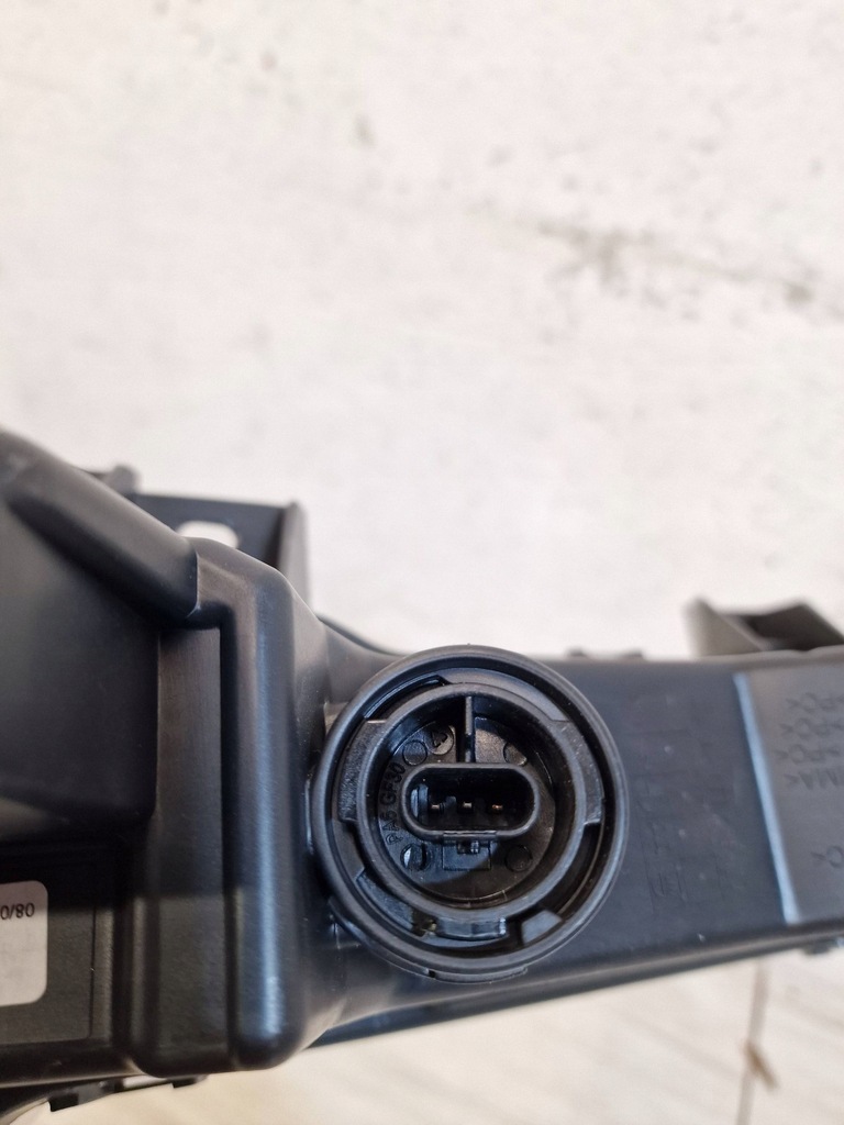 TESLA MODEL 3 Y LIFT HALOGEN RECHTS 1507933-00-C ORIGINAL NEUE Nebelscheinwerfer Product image