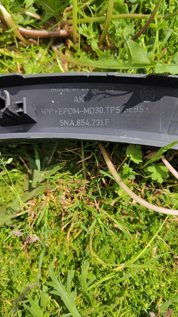 Volkswagen Tiguan Fender Streifen vorne links 5NA854731f Product image