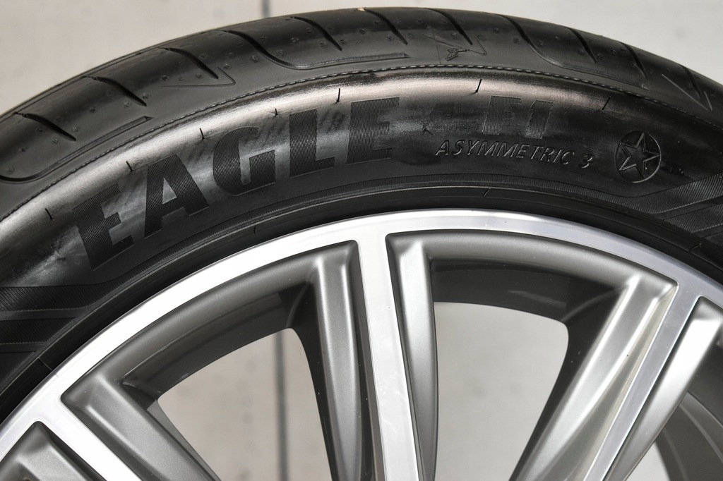 BMW 5 G30 G31 6 G32 FELGEN 18" FELGEN SOMMERREIFEN SOMMER GOODYEAR EAGLE 2019 Product image