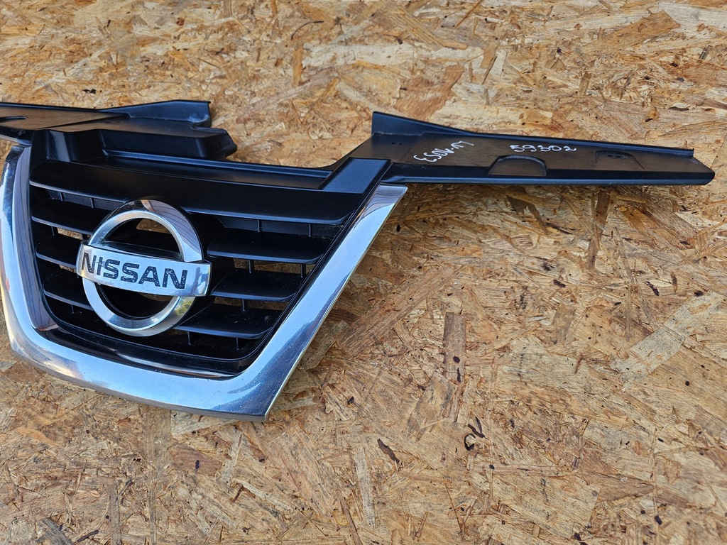 Nissan Juke und F15 10-14r Dummy Grill Dummy Chrome Stempel Product image