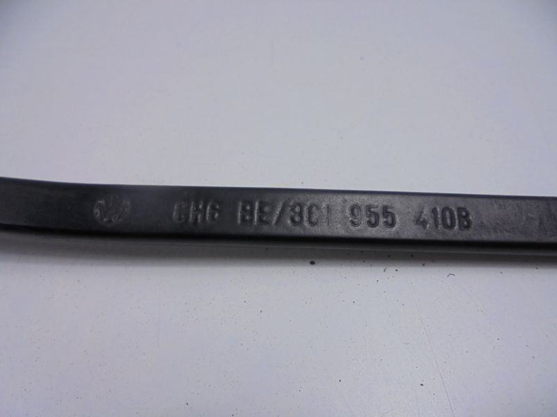 PASSAT B6 WISCHERARM VORNE RECHTS 3C1955410B Product image