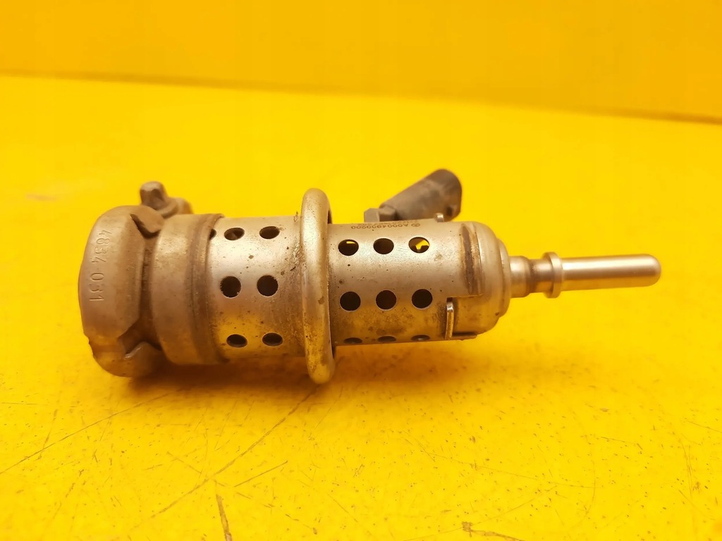 Mercedes-Benz Sprinter W907 ADBLUE-INJEKTOR A0004900200 Product image