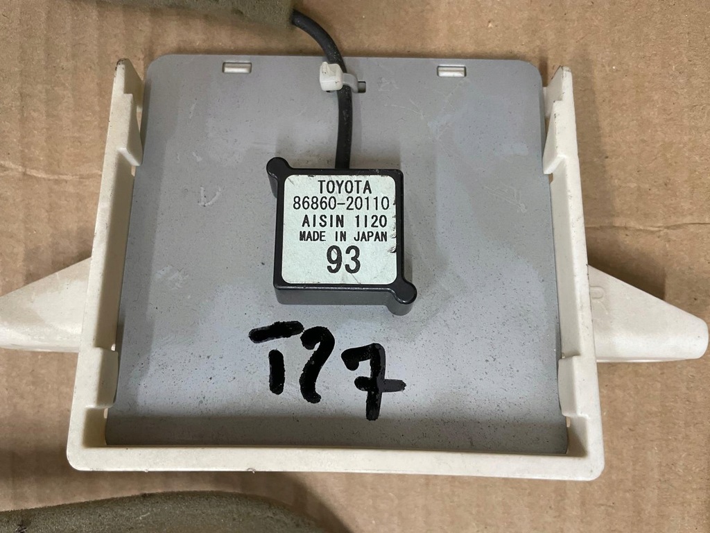TOYOTA AVENSIS III T27 GPS-ANTENNE 86860-20110 Product image