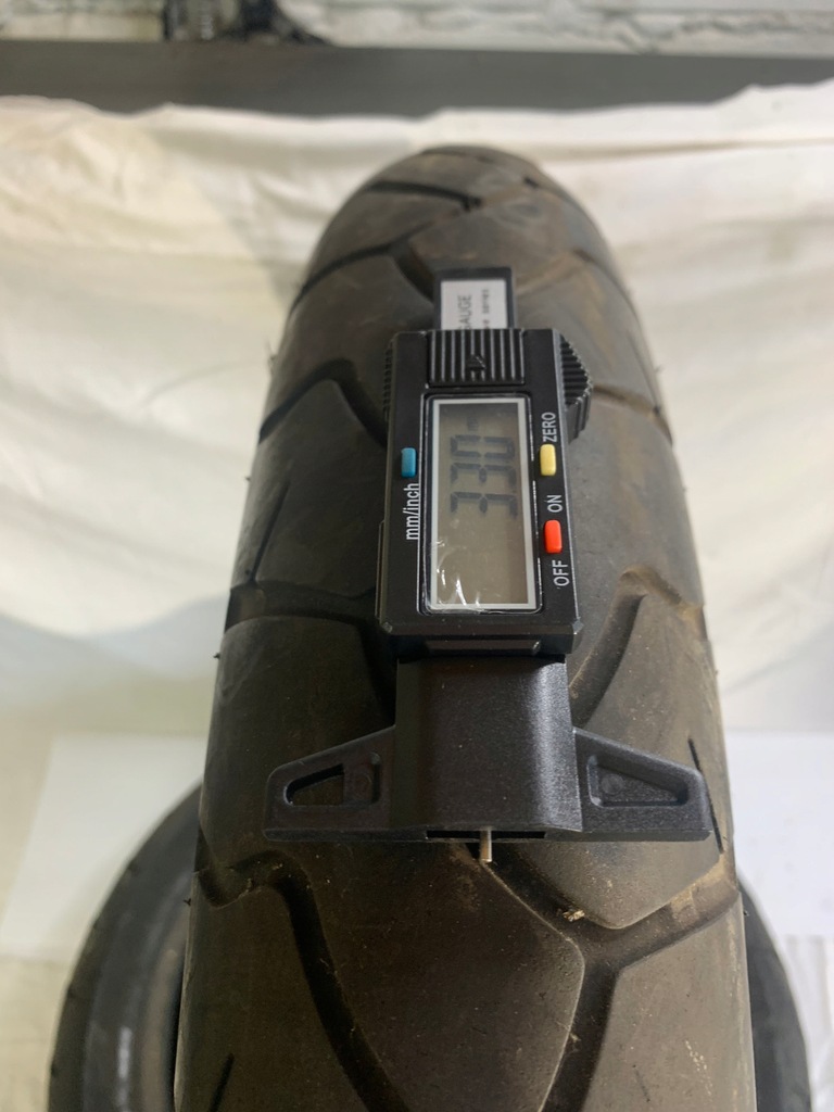 Bridgestone-Reifen 110 80 19 Product image
