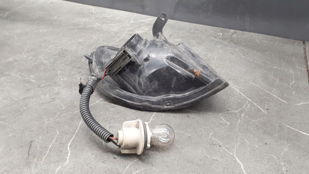 6r010250 Blinker Nissan Sunny III 1991-1995 links vorne Product image
