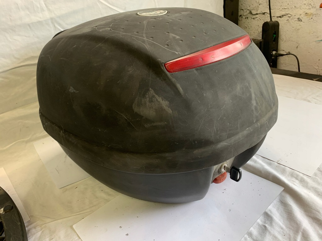 Givi-Koffer für einen Helm Product image