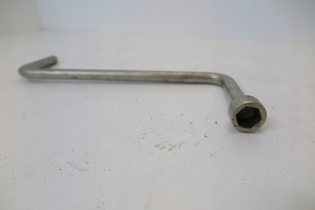 RADSCHLÜSSEL BMW X3 E83 E65 E66 6758731 Product image