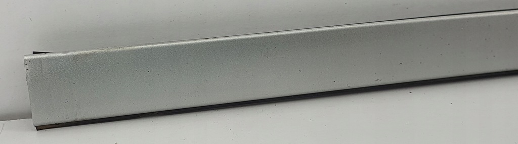 DACHLEISTE RECHTS HINTEN 426-26 VOLVO V70 II Product image