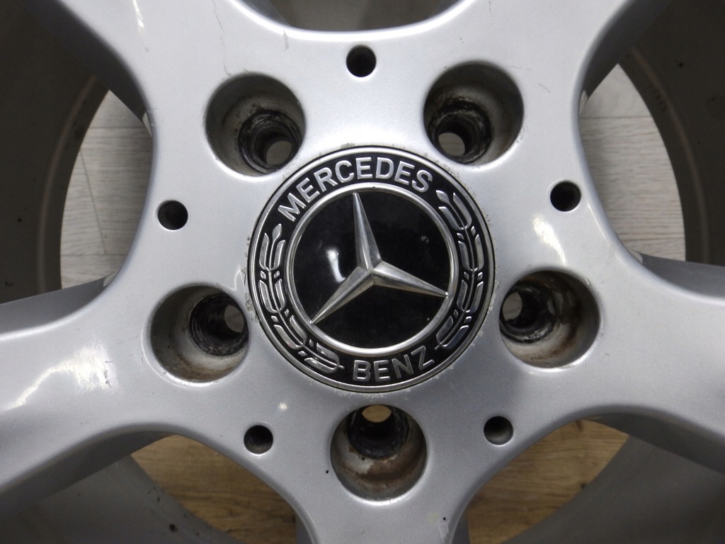 Mercedes C-Klasse A203 Felgen 7Jx16H2 Et31 5x112 Product image
