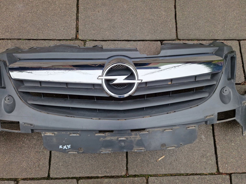 Opel Corsa D Vor dem Aufheben der vorderen Stoßfänger Dummy Chrom 13179940 06-2011 Product image
