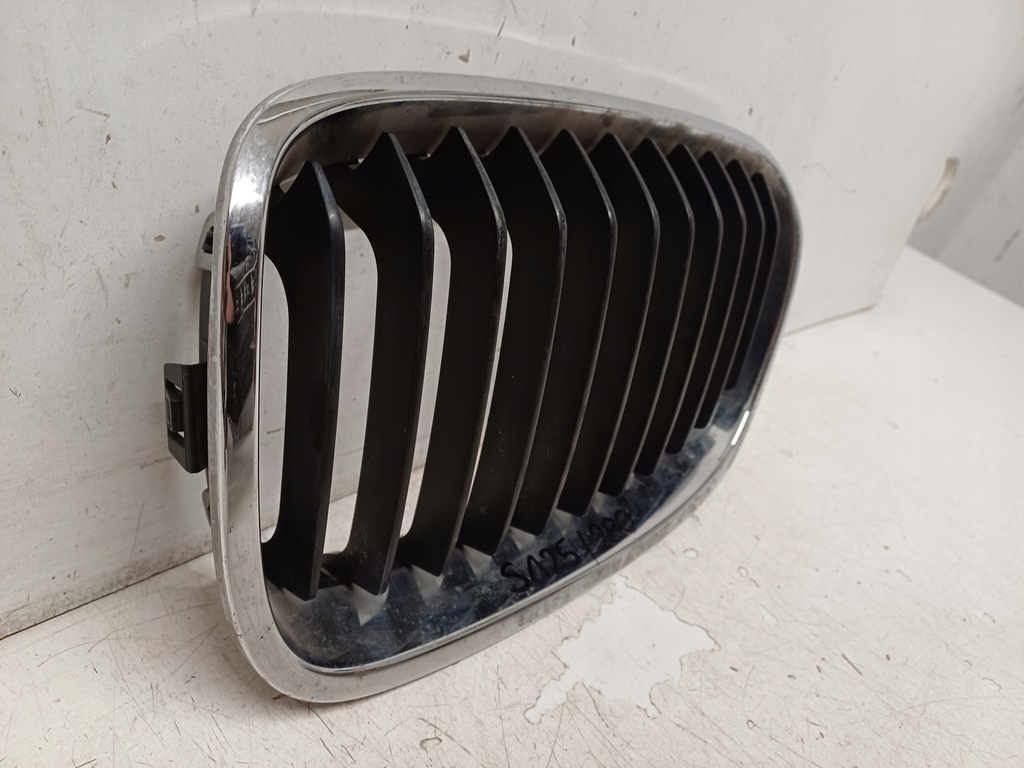 BMW 1 und F20 F21 11-15 Grill Kühlergrill links vorne 7239021 Product image