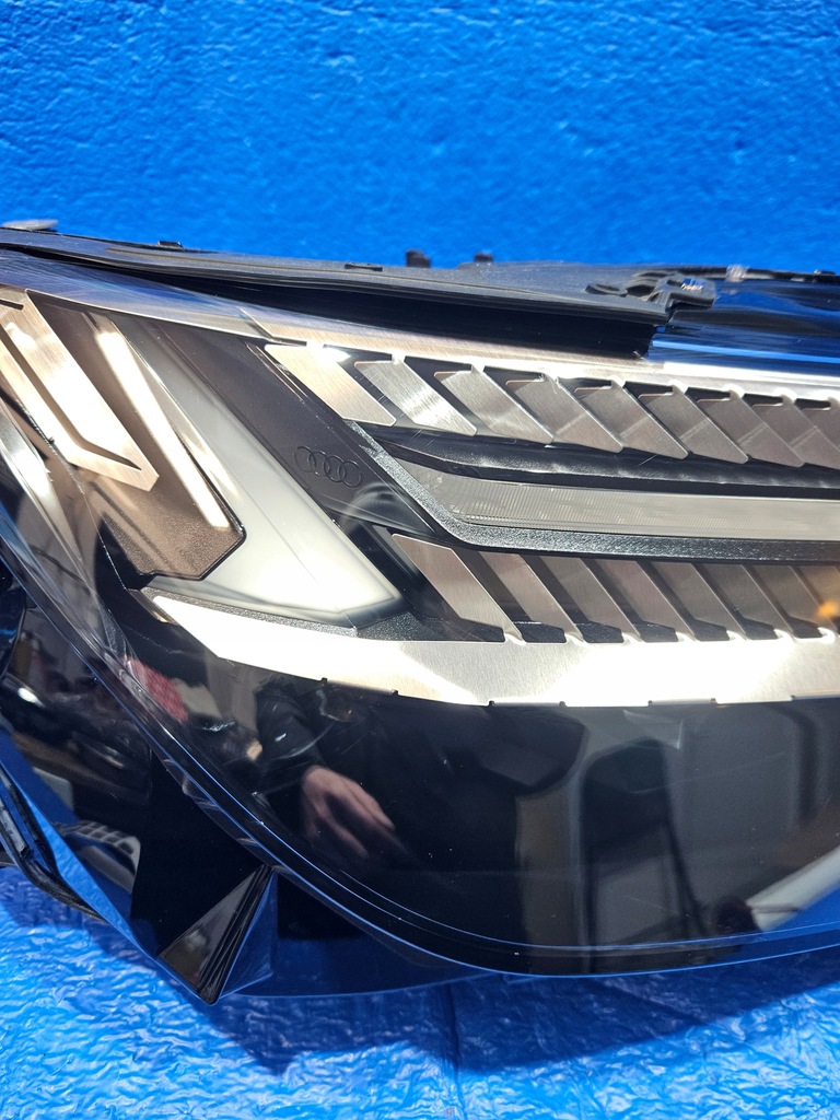 Vorderrechtlich vorne rechts Audi Q4 E-Tron 89A941036m Product image