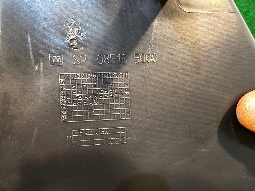 BMW IX I20 BREMSLUFTKANAL RECHTE SCHEIBENKÜHLEINLASS 8737026 Product image