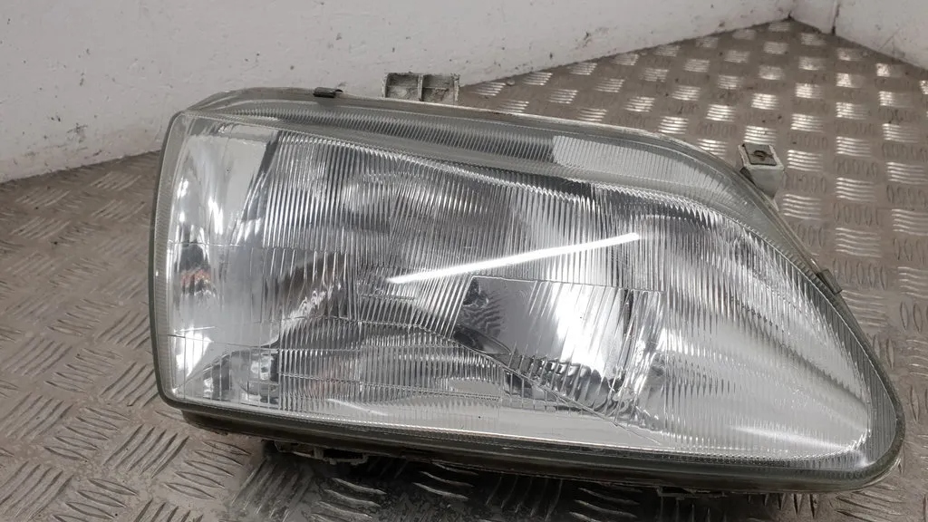 085511121R RENAULT Rechte vordere Lampe Product image