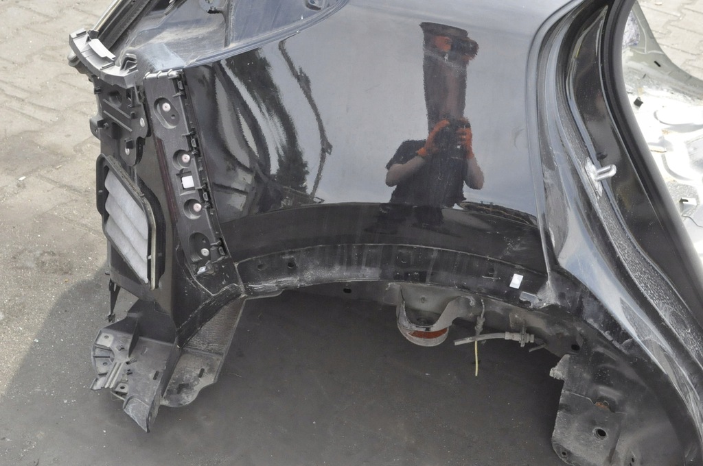FORD PUMA II MK2 GESAMTES HINTERES ASS-BAD HINTERER RIEMEN LINKS RECHTS VIERTEL Product image