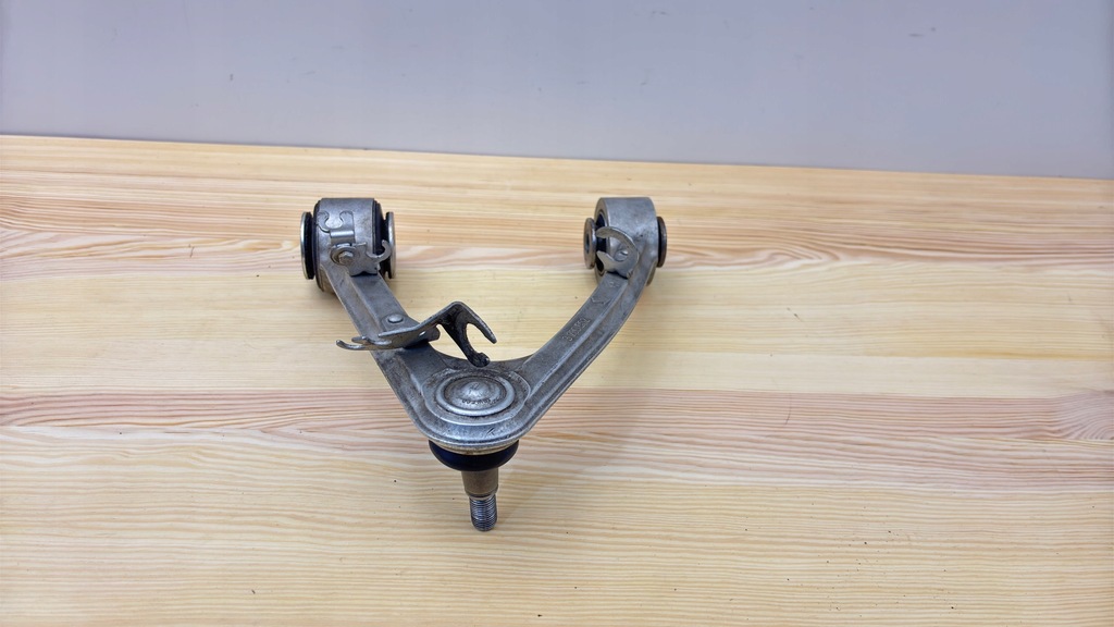 MASERATI GRANTURISMO QUATTROPORTE RECHTER OBERER QUERLENKER 3206582RH KA24/033 Product image