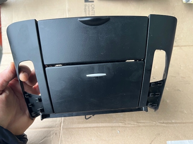 Kia Aschenbecher OE 84707-1H050EQ Product image