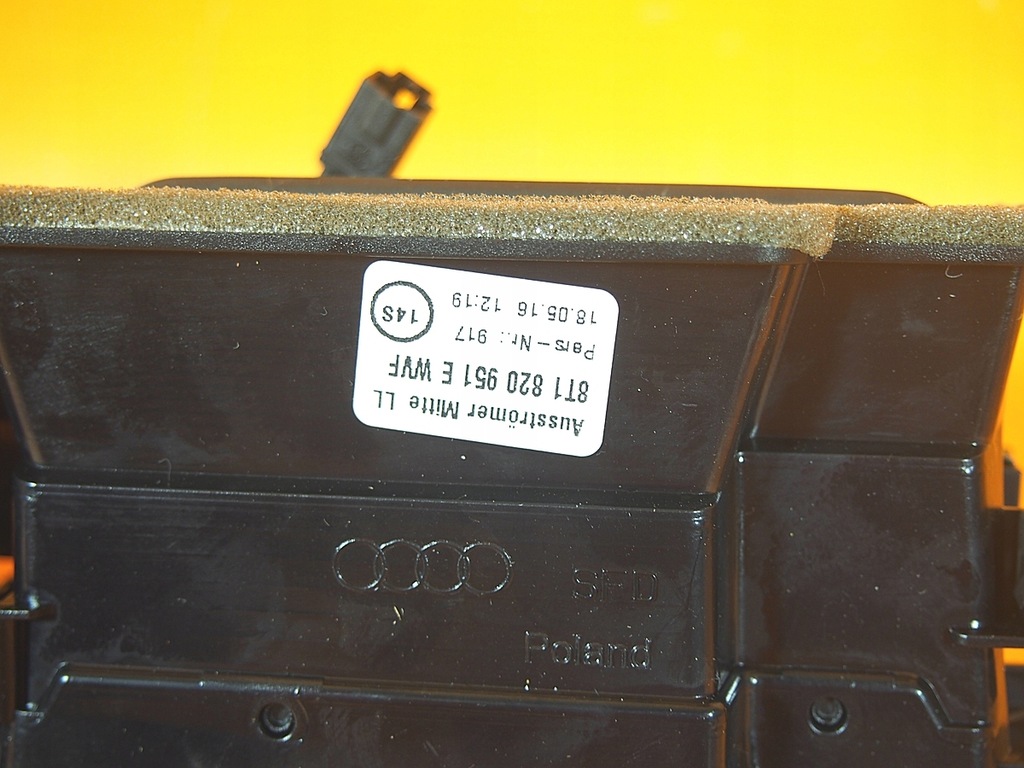 Audi A5 8T LIFT 50KM Beleuchtete Konsolen-Lüftungsschlitze SET Product image