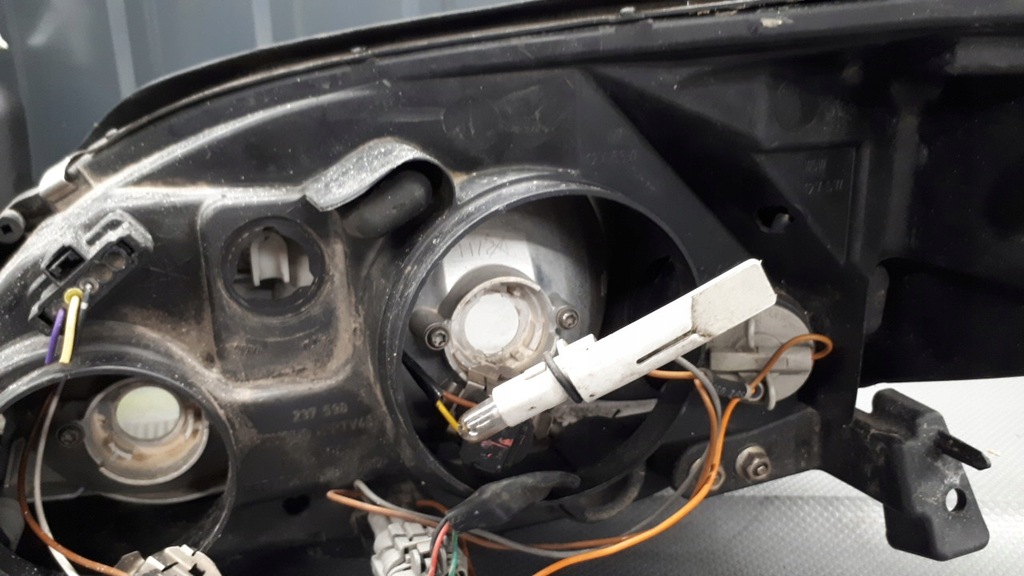 Rechte Scheinwerfer Nissan Premierminister P12 02r Product image