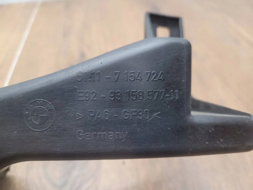 BMW 3 E92 E93 7154724 ŚLIZG POD LAMPE PRAWY Product image