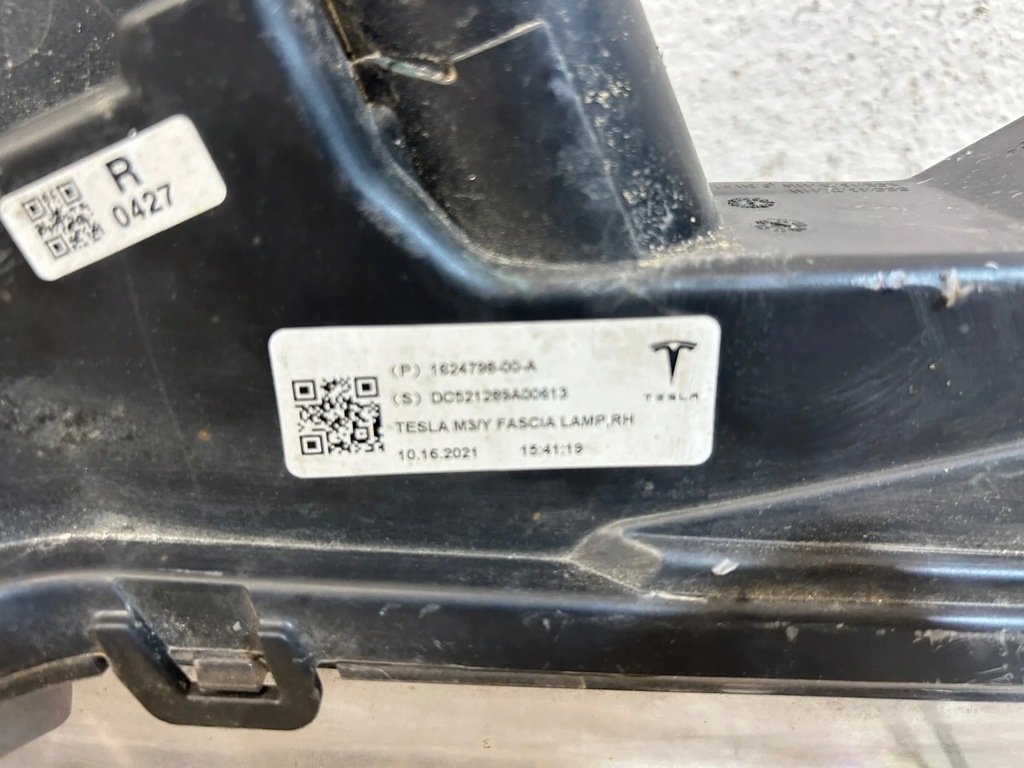 Tesla Model 3 Halogen vorne rechts Product image