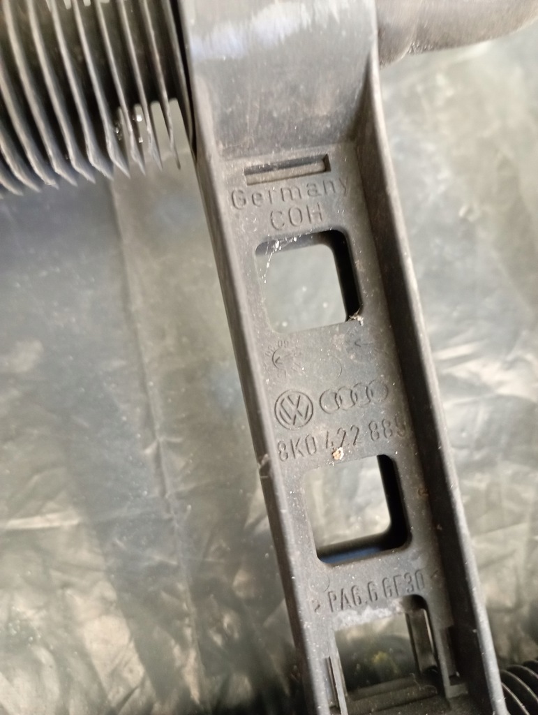 Audi A4 A5 Q5 8K0422885 Servolenkung Ölkühler Product image