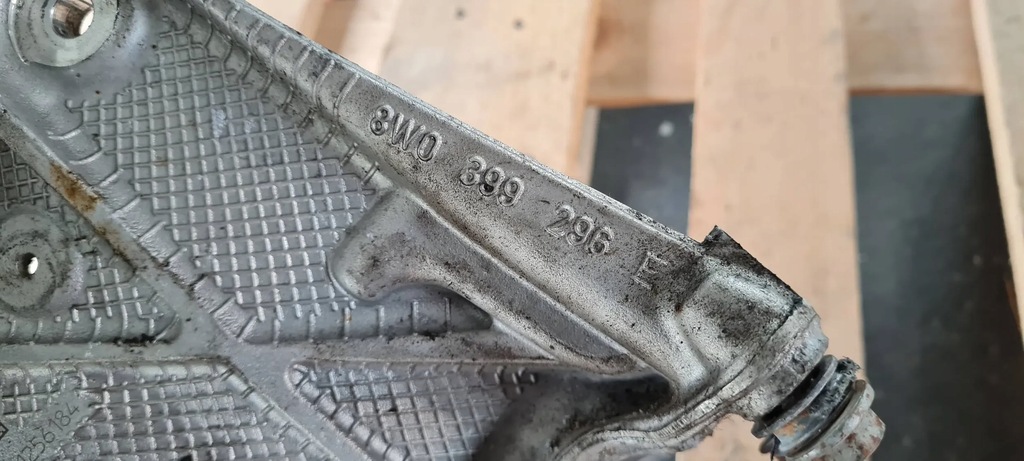 A5 8W LEAP BRACKET SLED MONTAGE RECHTS VORNE RECHTS 8W0399296E A4 B9 8W Product image