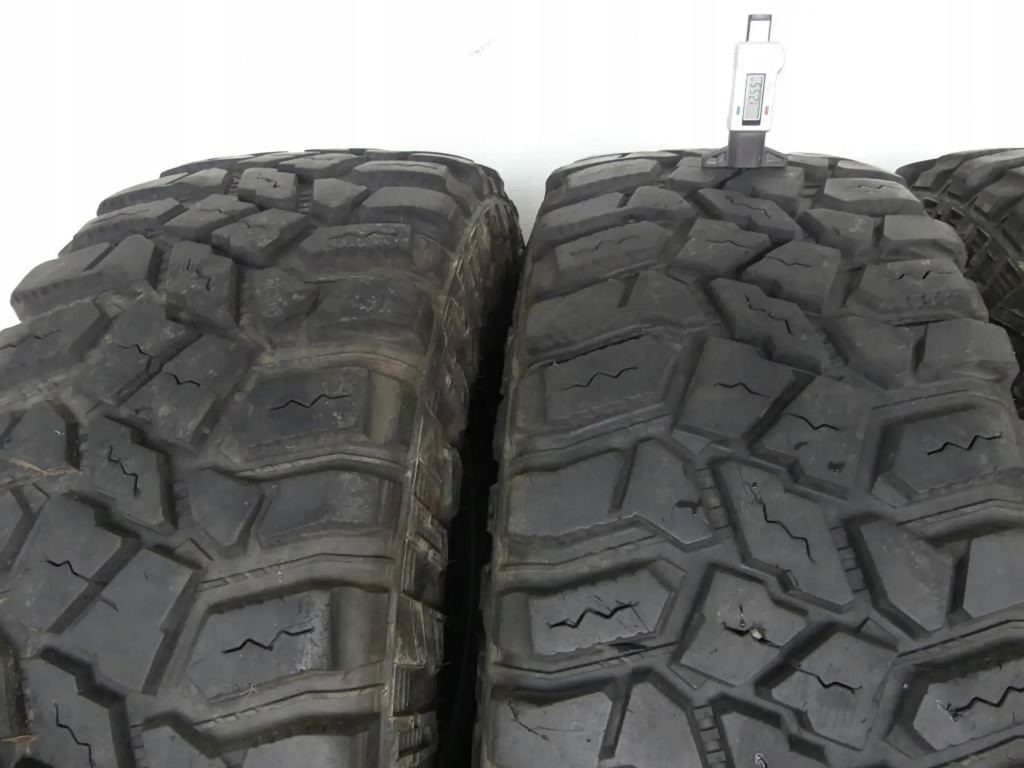 Discoverer Cooper STT PRO Reifen 2x12,25u 2x9,26 17r- 35x12,5x15 Product image