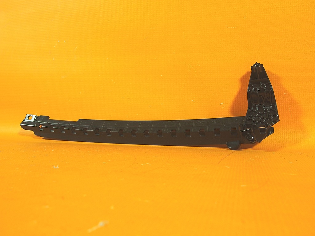 Audi Q3 83A SB 18KM Fensterführung hinten LINKS 83a839067 Product image