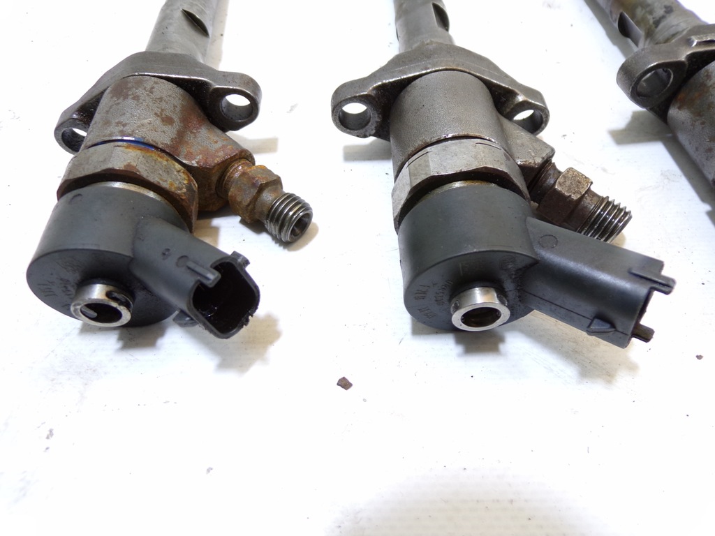 INJEKTOREN RENAULT 3.0 DCI 0445110168 Product image