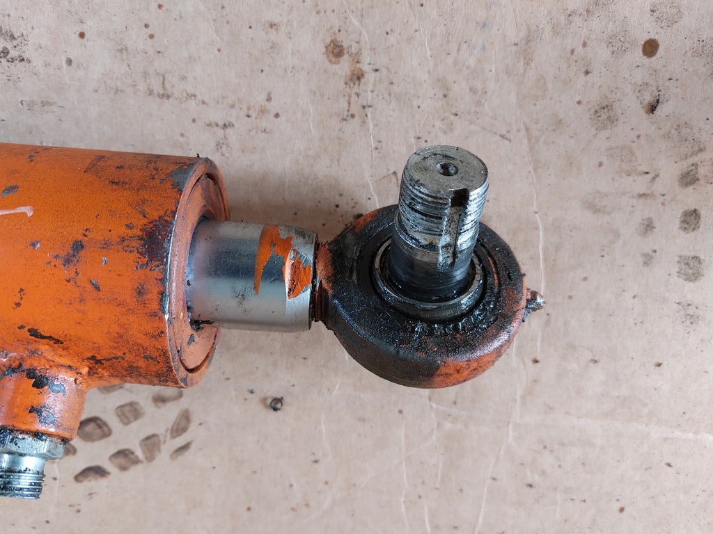 HYDRAULIKZYLINDER FÜR GABELSTAPLER SUCHEDNIÓW Product image