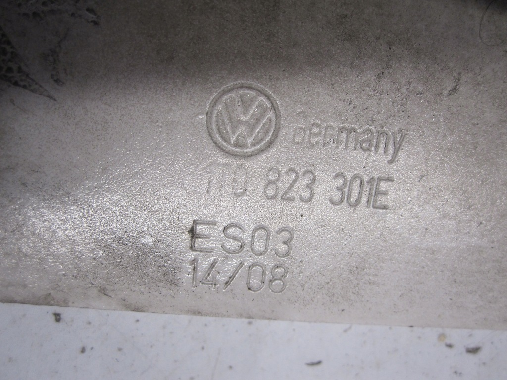 Volkswagen Caddy III 08R Maskenscharnier 1T0823301E Product image