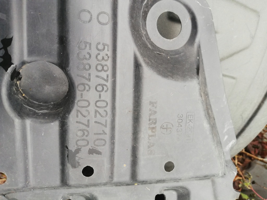 Corolla E21 SEDAN Radkasten links vorne 18-24 53876-02710 Product image