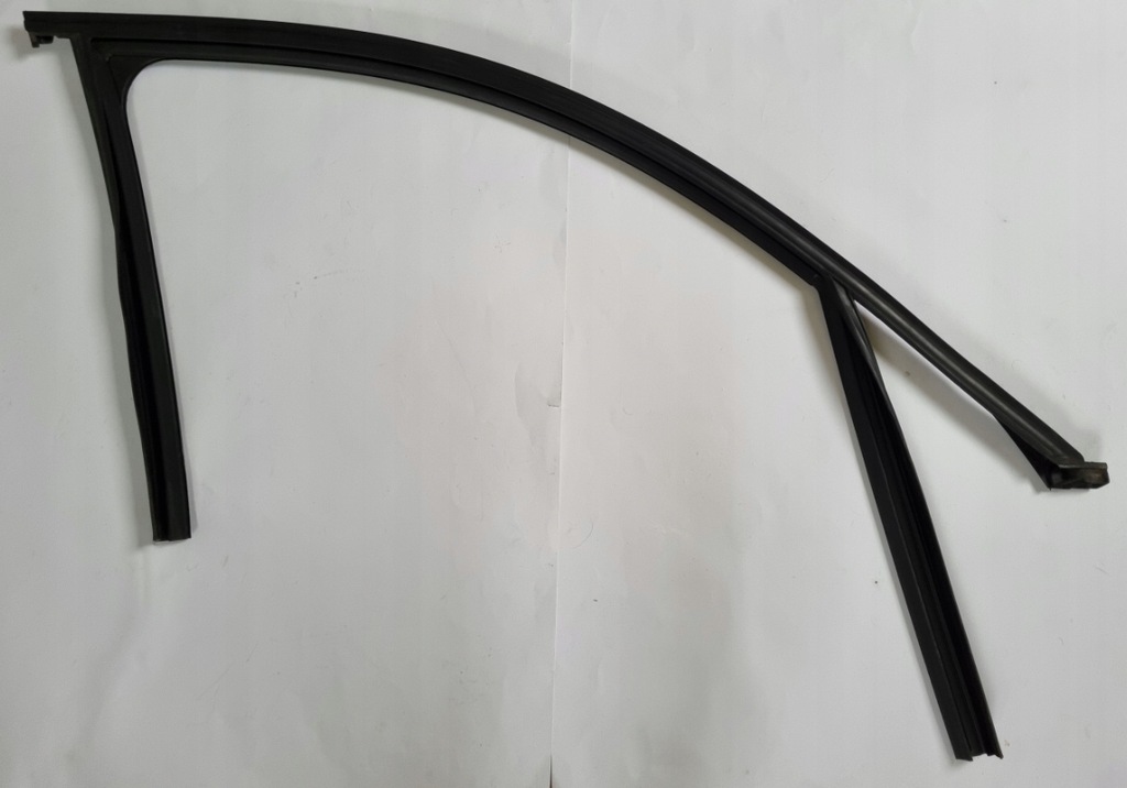 TÜRFENSTERDICHTUNG VORNE RECHTS BMW E90 E91 Product image