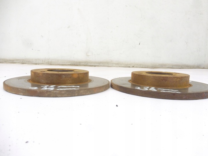 BREMSSCHEIBE VORNE 239 MM AUDI 80 B2 VW VENTO GOLF III Product image