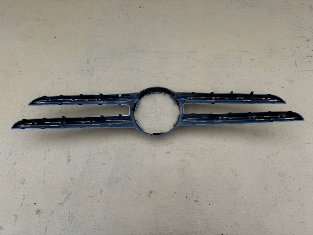 Mercedes B Klasse W246 II 11-18R Grill Stoßfänger Dummy A2468880173 Product image